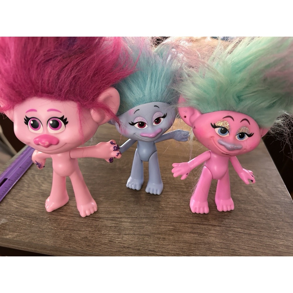 dreamworks trolls lot (3) No Clothes No Jewelry
